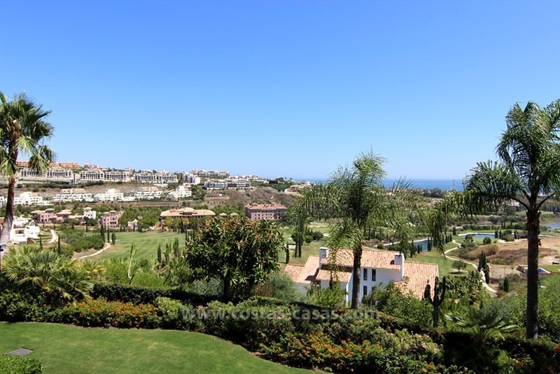 For Sale: Excellent Apartment at Golf Resort in Benahavís – Marbella