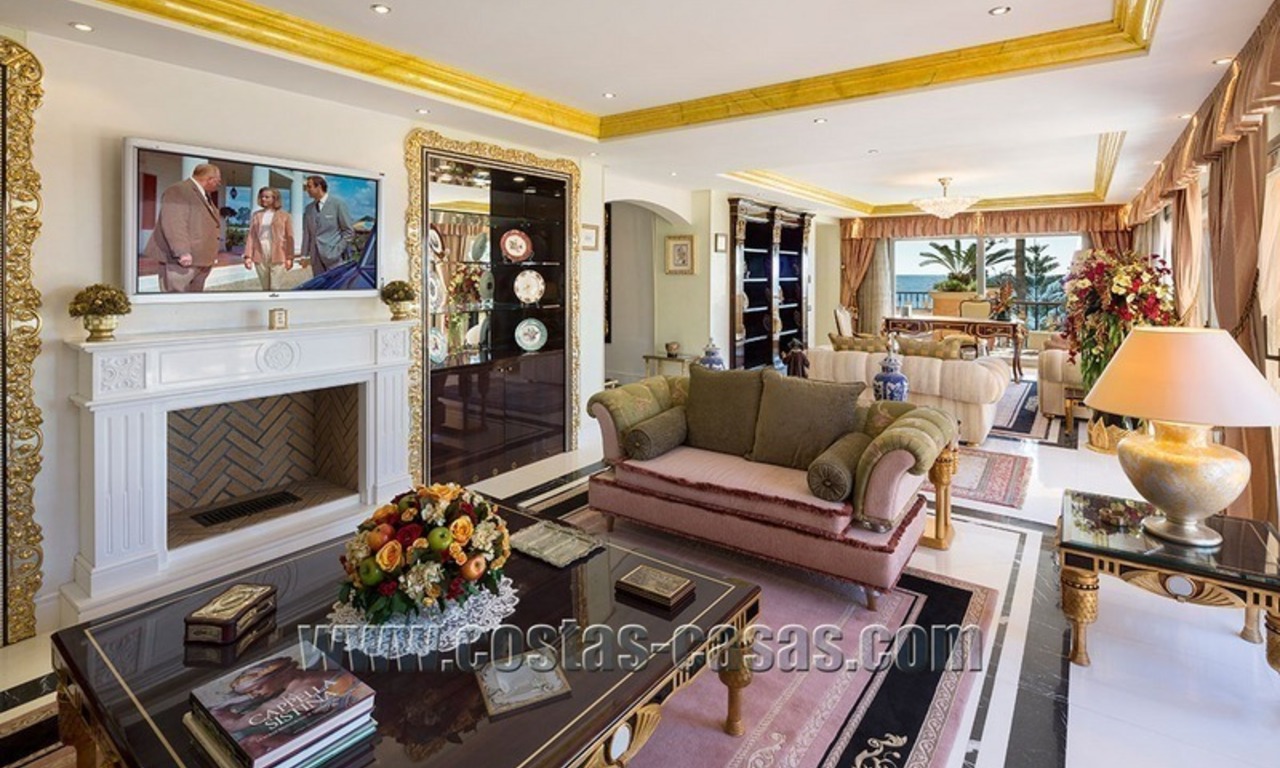 Exclusive beachfront penthouse for sale in Puerto Banus, Marbella 8