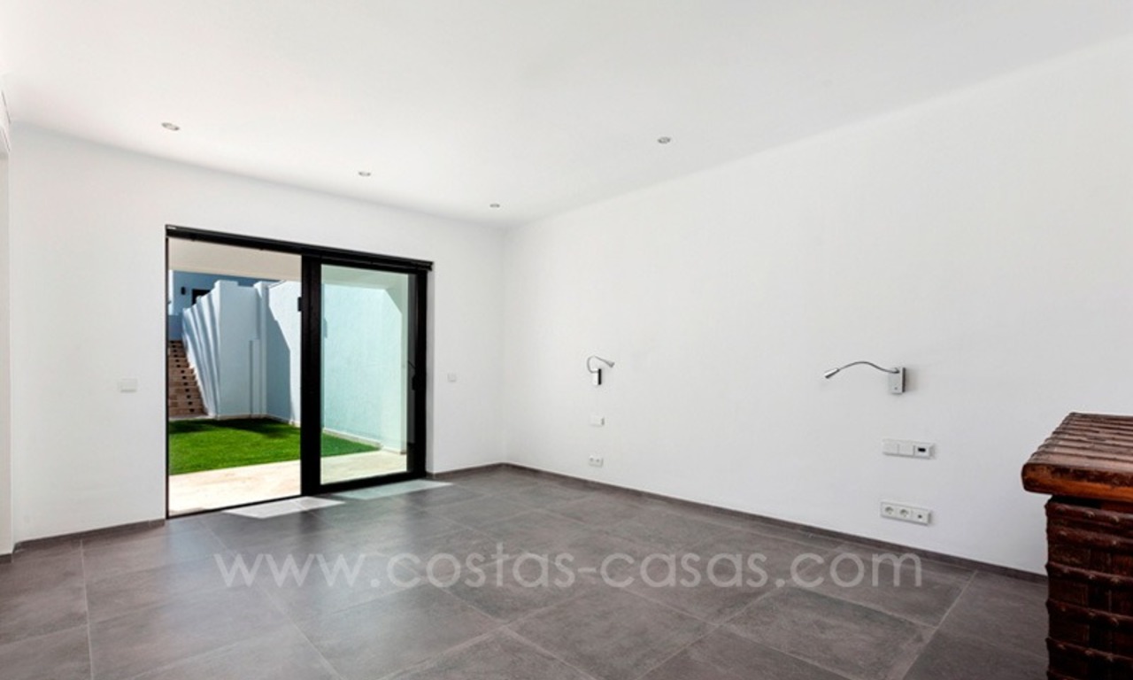 For Sale: Large Contemporary Front Line Golf Villa in Nueva Andalucía - Marbella 10