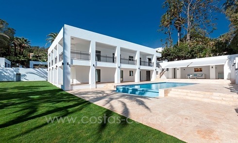 For Sale: Large Contemporary Front Line Golf Villa in Nueva Andalucía - Marbella 