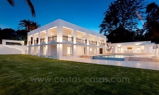 For Sale: Large Contemporary Front Line Golf Villa in Nueva Andalucía - Marbella 20