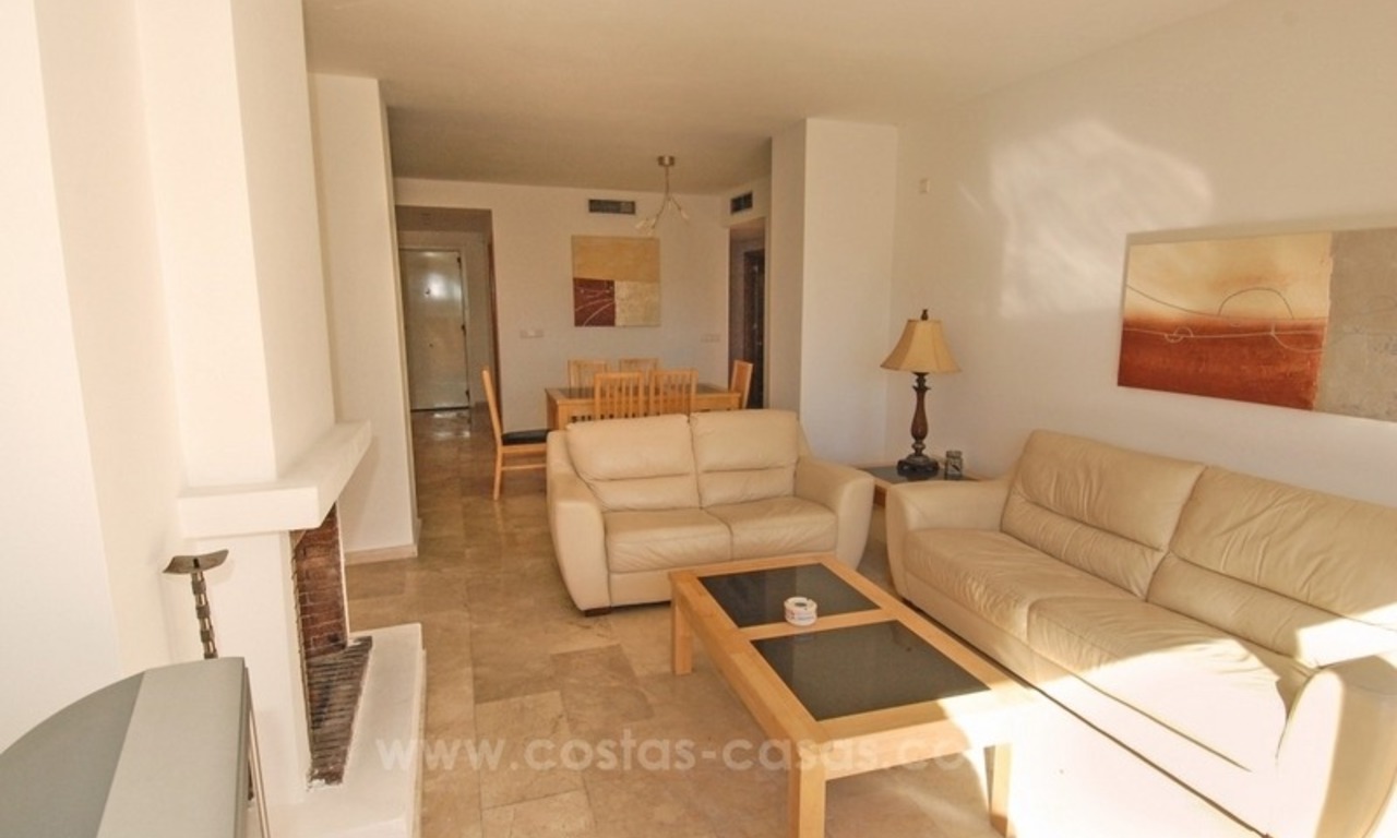 Luxury penthouse for sale in a frontline golf complex in Guadalmina, San Pedro, Marbella 11