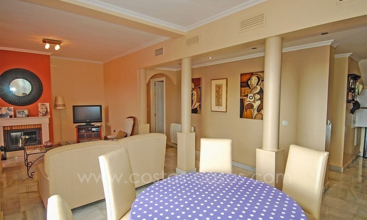 Beachside duplex penthouse for sale in Marbella - Estepona 10