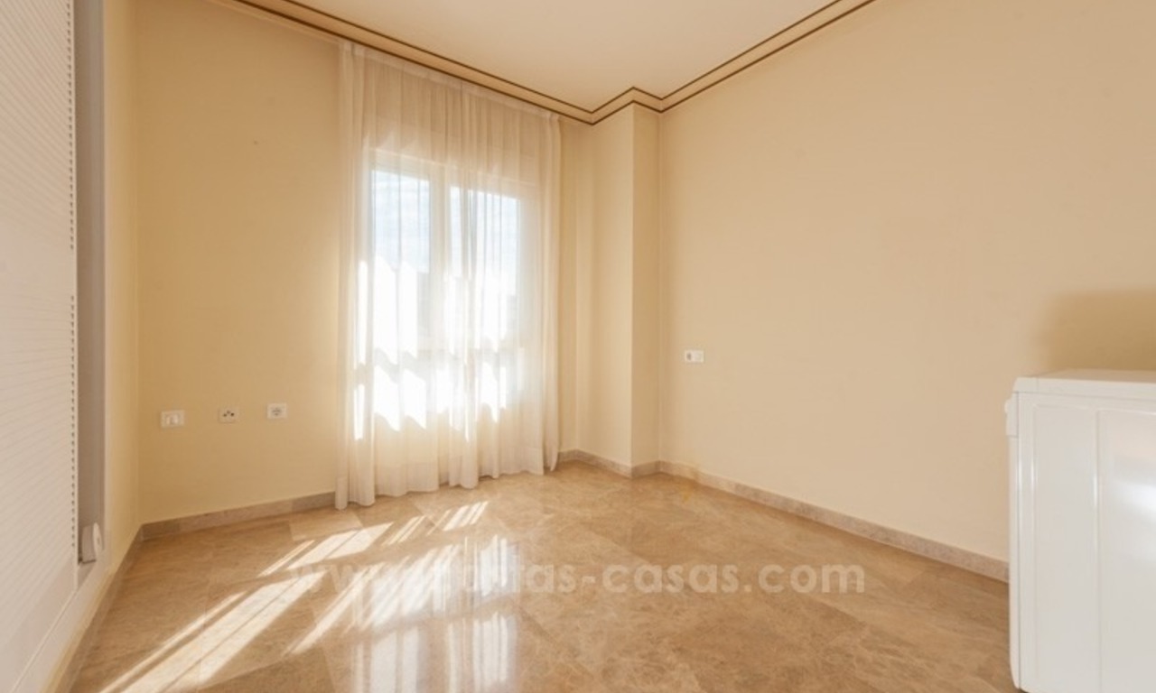 Beachside duplex penthouse for sale in San Pedro de Alcantara - Marbella 12