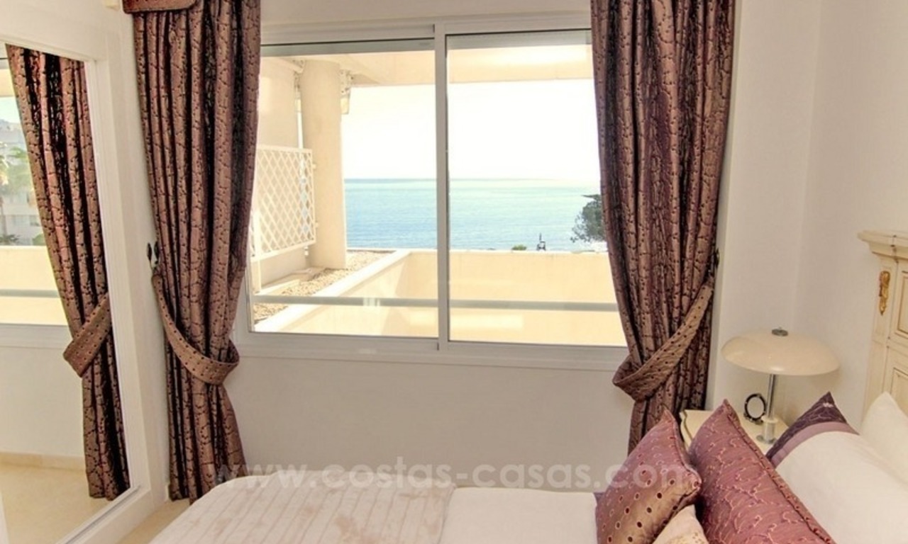 Beachfront apartment for sale, first line beach apartment complex, New Golden Mile, Marbella - Estepona 8