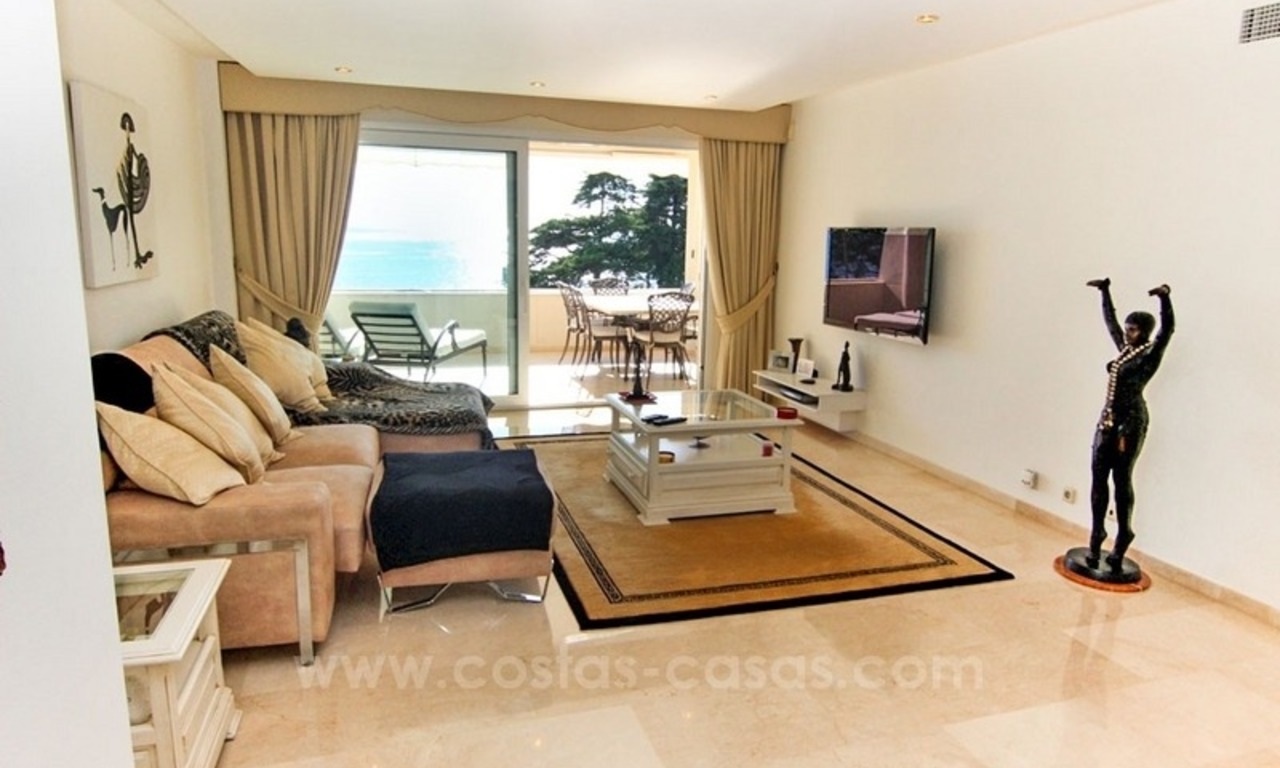 Beachfront apartment for sale, first line beach apartment complex, New Golden Mile, Marbella - Estepona 4