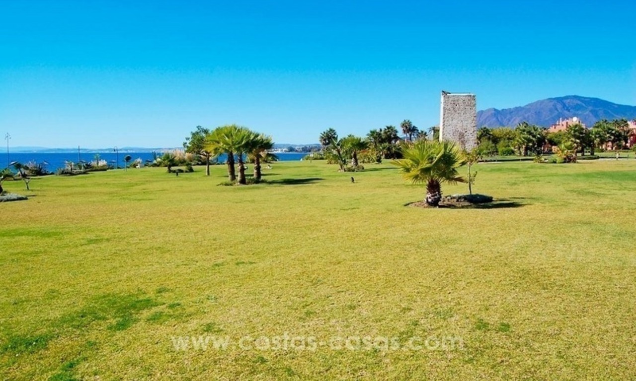 Luxury garden apartment for sale, frontline beach complex, New Golden Mile, Marbella - Estepona 33