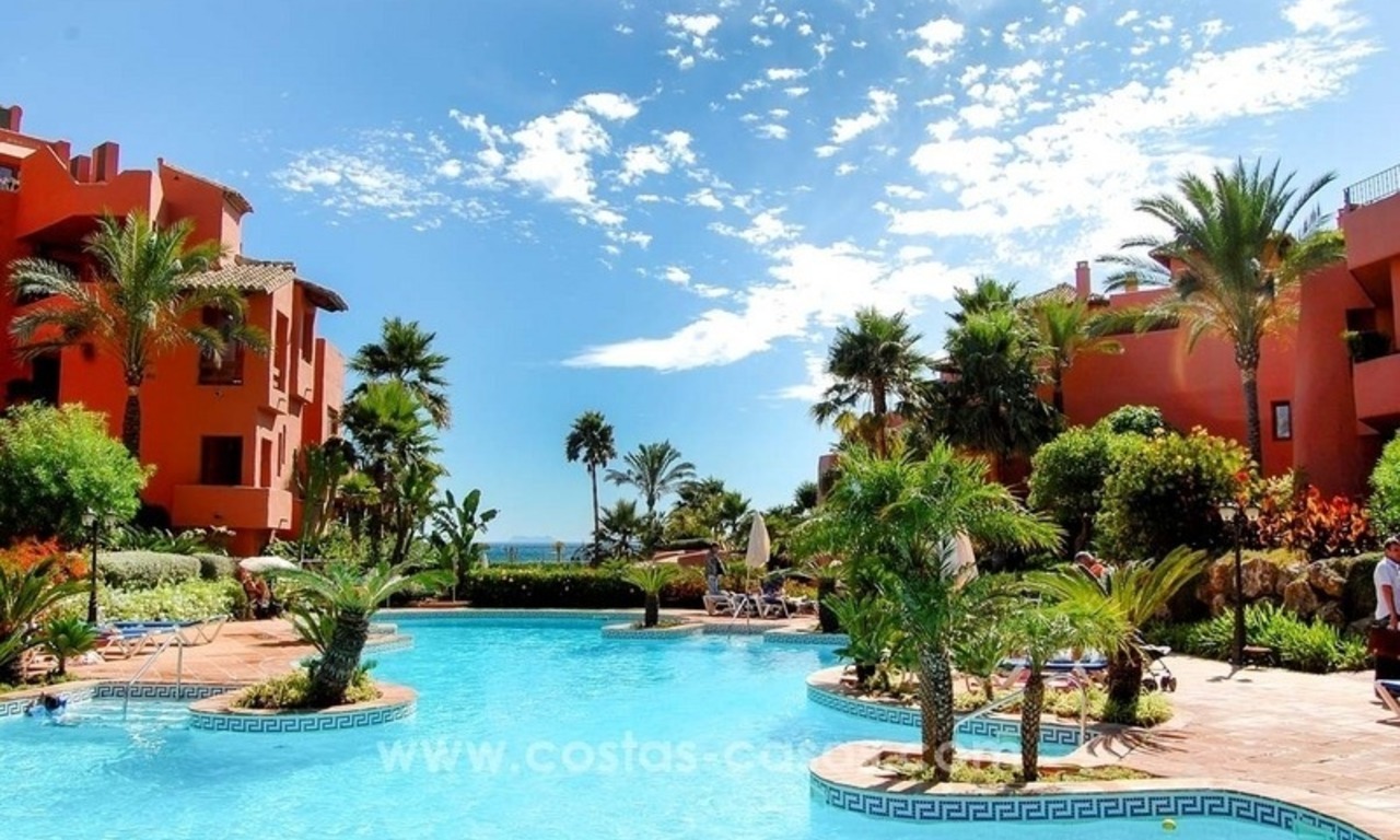Luxury front line beach apartment for sale, first line beach complex, New Golden Mile, Marbella - Estepona 27