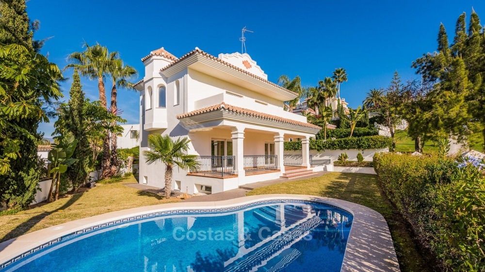 For Sale in San Pedro Marbella: Immaculate first line golf villa 10777