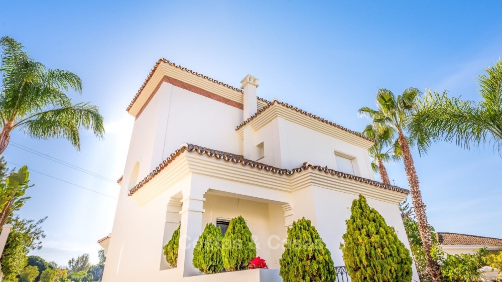 For Sale in San Pedro Marbella: Immaculate first line golf villa 10778