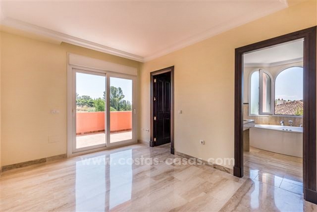 For Sale in San Pedro Marbella: Immaculate first line golf villa 10789 