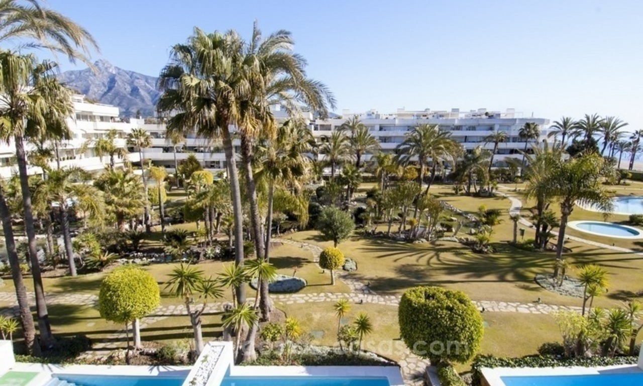 Exclusive apartment for sale in a beachfront complex in Puerto Banús - Marbella 2