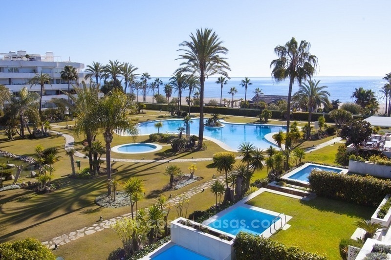 Exclusive apartment for sale in a beachfront complex in Puerto Banús - Marbella