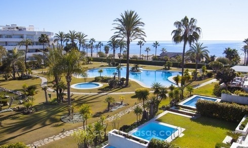 Exclusive apartment for sale in a beachfront complex in Puerto Banús - Marbella 