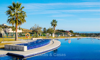 For Sale in the Marbella - Benahavís Area: Large Modern, Luxury Golf Apartment 52776 