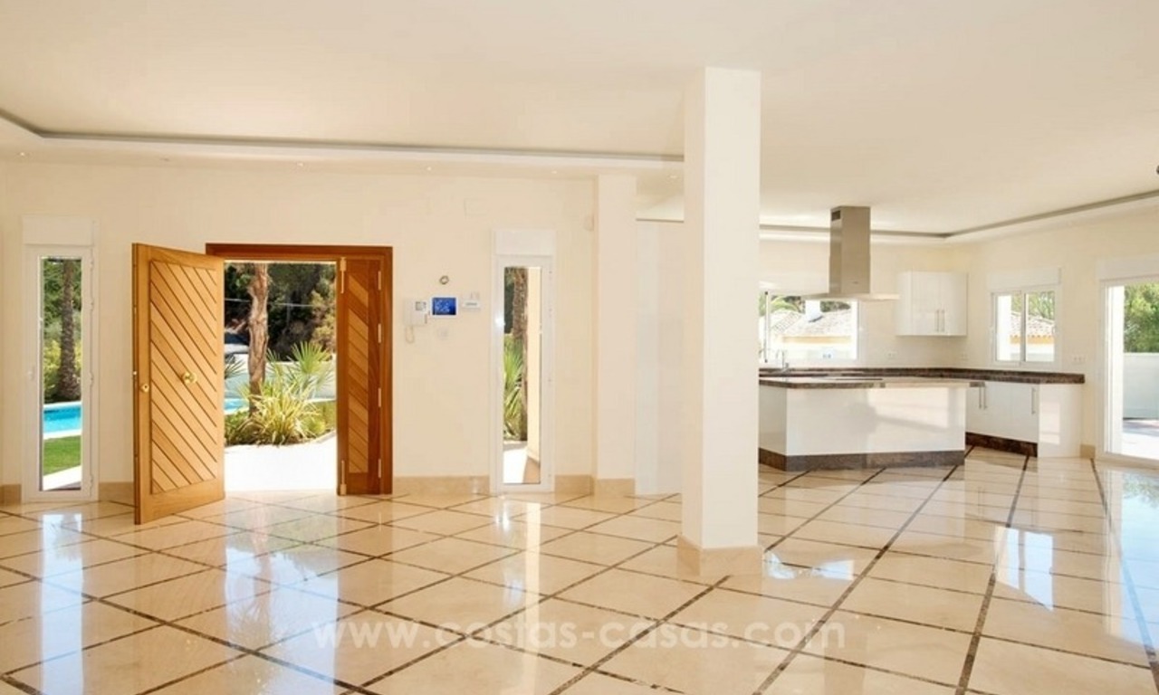 Fully renovated modern quality villa for sale in El Madroñal, Benahavis 3