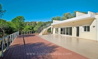 Fully renovated modern quality villa for sale in El Madroñal, Benahavis 15
