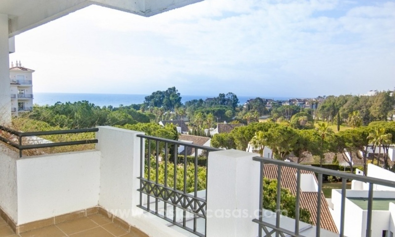 Perfect location!! Beachside apartment for sale in Puerto Banús 0
