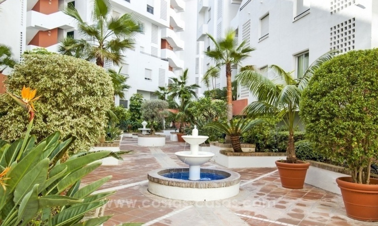 Perfect location!! Beachside apartment for sale in Puerto Banús 10