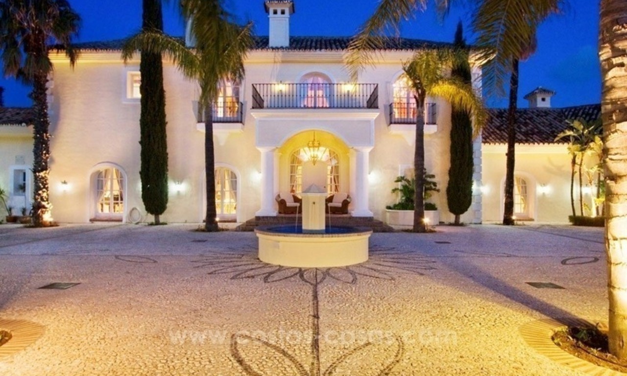 For Sale: A luxurious but elegant classical villa with the best views in El Madroñal - Benahavis 6