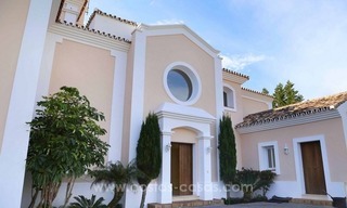 Luxury villa for sale between Marbella and Estepona, with panoramic sea views 9