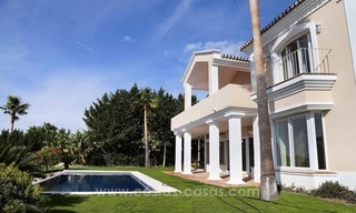 Luxury villa for sale between Marbella and Estepona, with panoramic sea views 11