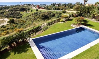 Luxury villa for sale between Marbella and Estepona, with panoramic sea views 44