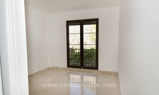 Renovated 3 bedroom bargain apartment for sale in Los Arqueros, Benahavis 8