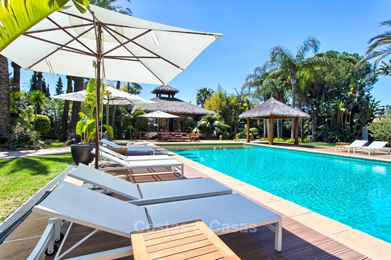 Spectacular beachside luxury villa in Cortijo style for sale in Marbella West 11153 