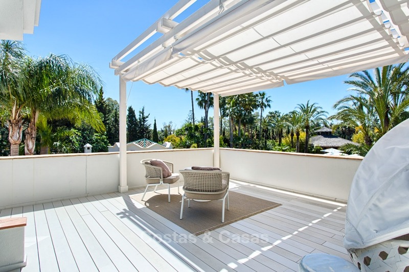 Spectacular beachside luxury villa in Cortijo style for sale in Marbella West 11157 