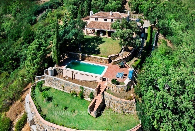 Villa for sale on a large plot in El Madroñal, Benahavis - Marbella