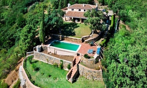 Villa for sale on a large plot in El Madroñal, Benahavis - Marbella 