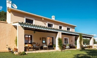 Villa for sale on a large plot in El Madroñal, Benahavis - Marbella 6