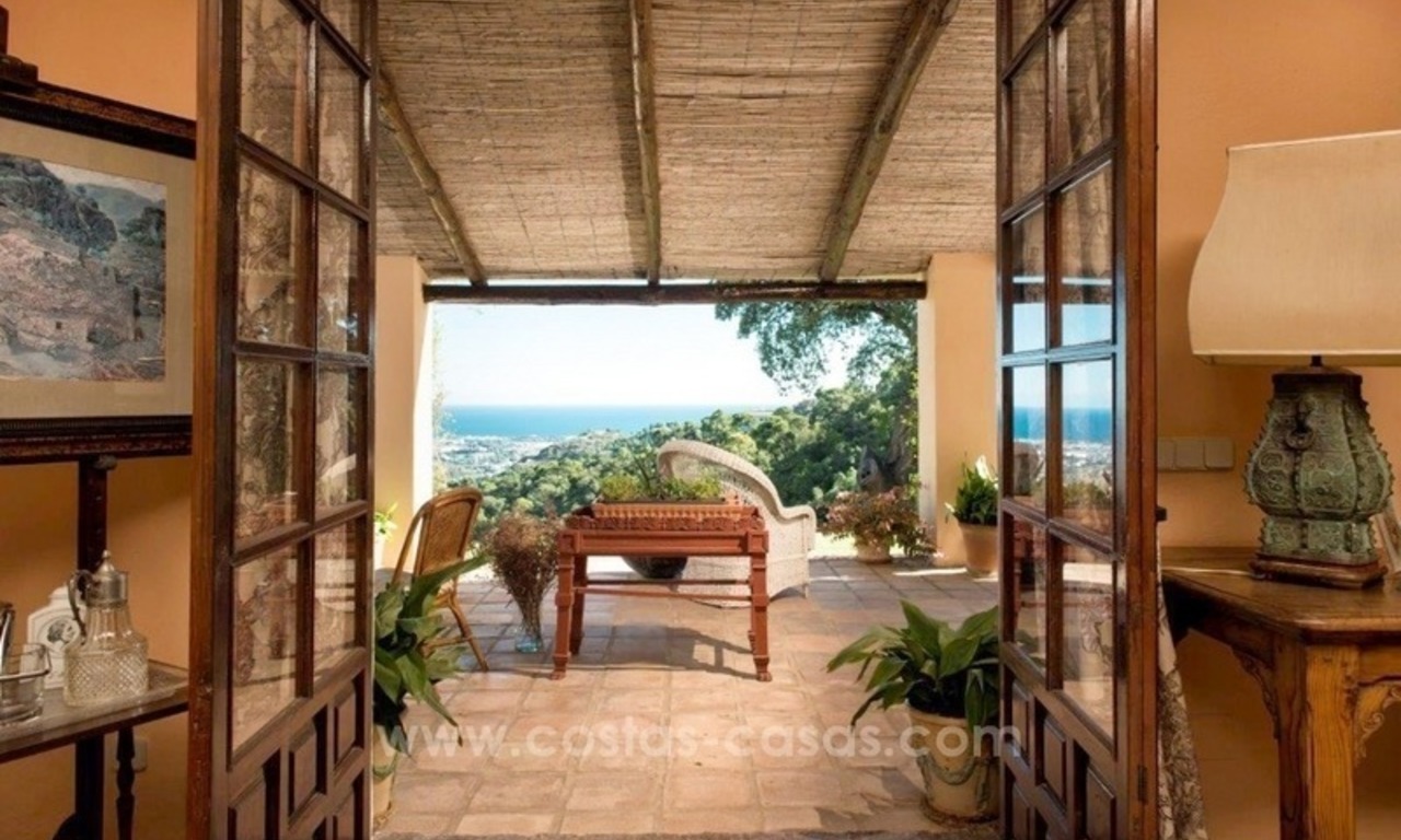 Villa for sale on a large plot in El Madroñal, Benahavis - Marbella 12