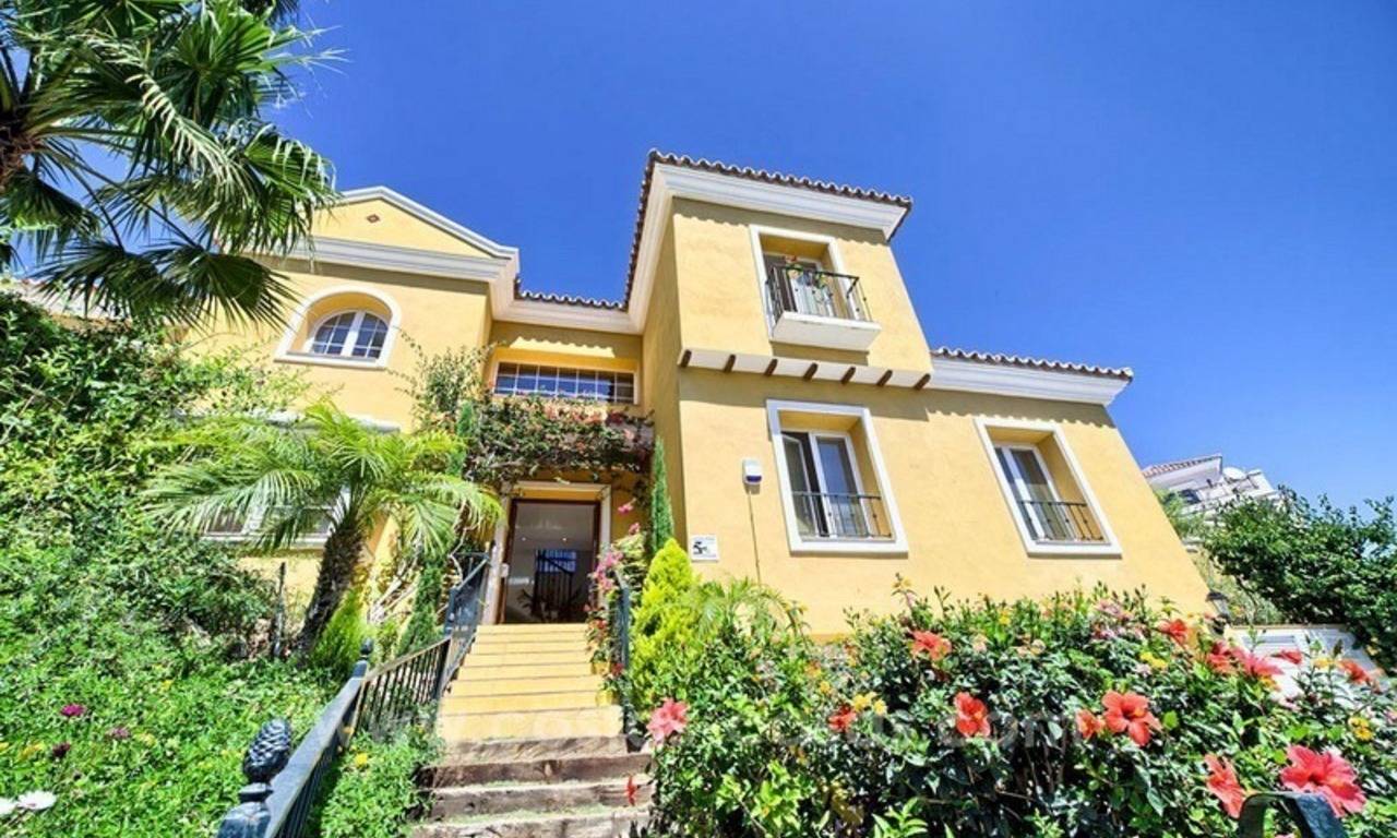 Villa for sale in Marbella East with beautiful panoramic sea view 6