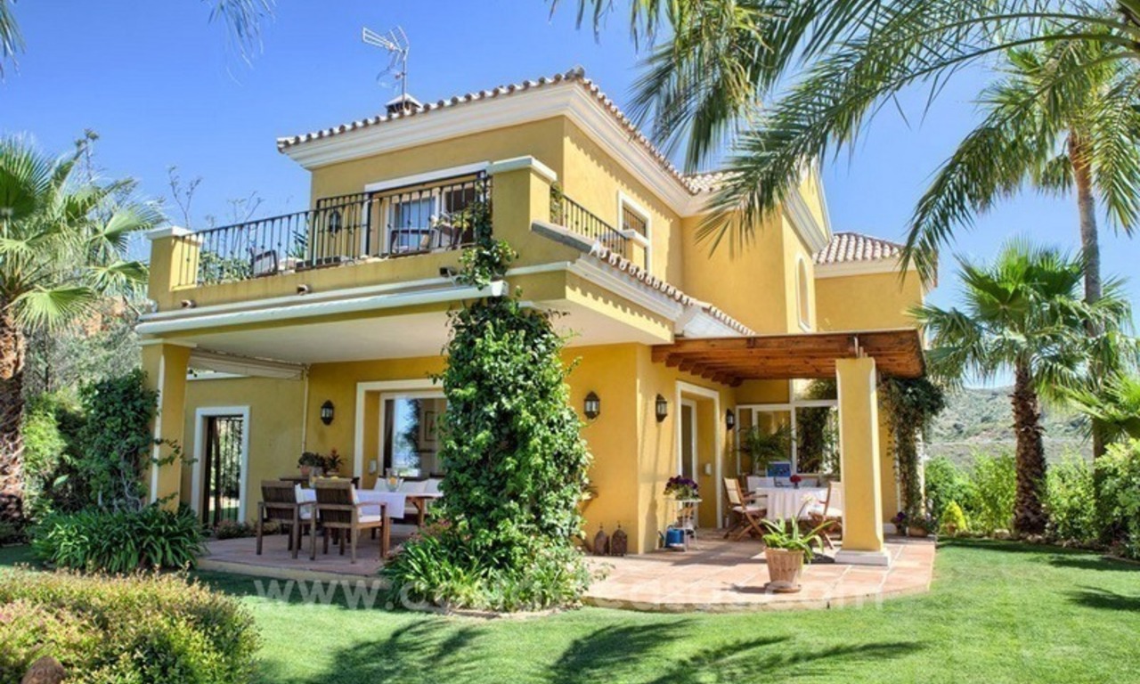Villa for sale in Marbella East with beautiful panoramic sea view 3