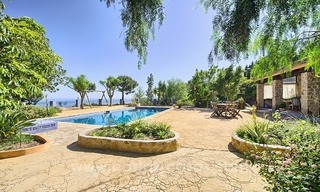 Finca - Villa for sale in Estepona with panoramic sea view 5