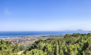 Finca - Villa for sale in Estepona with panoramic sea view 3