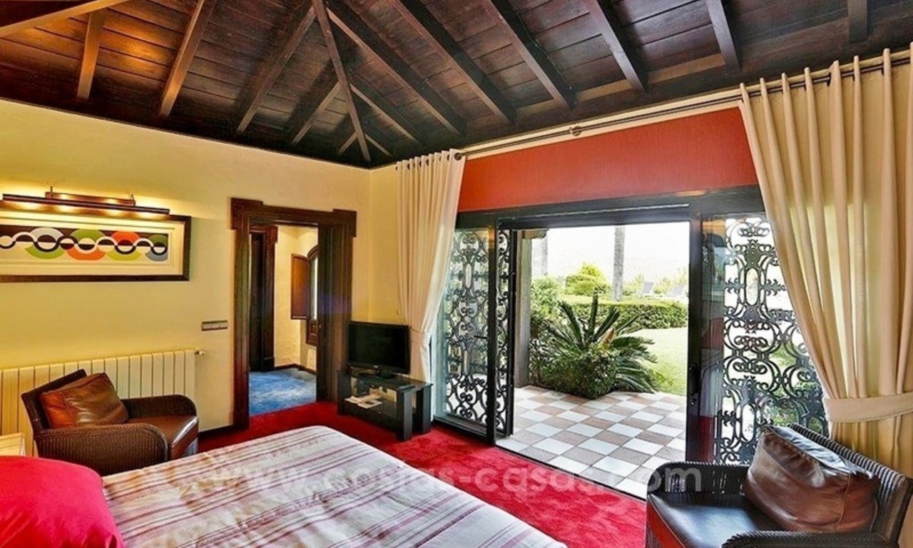 Luxury villa for sale in El Madroñal, Benahavis - Marbella 11