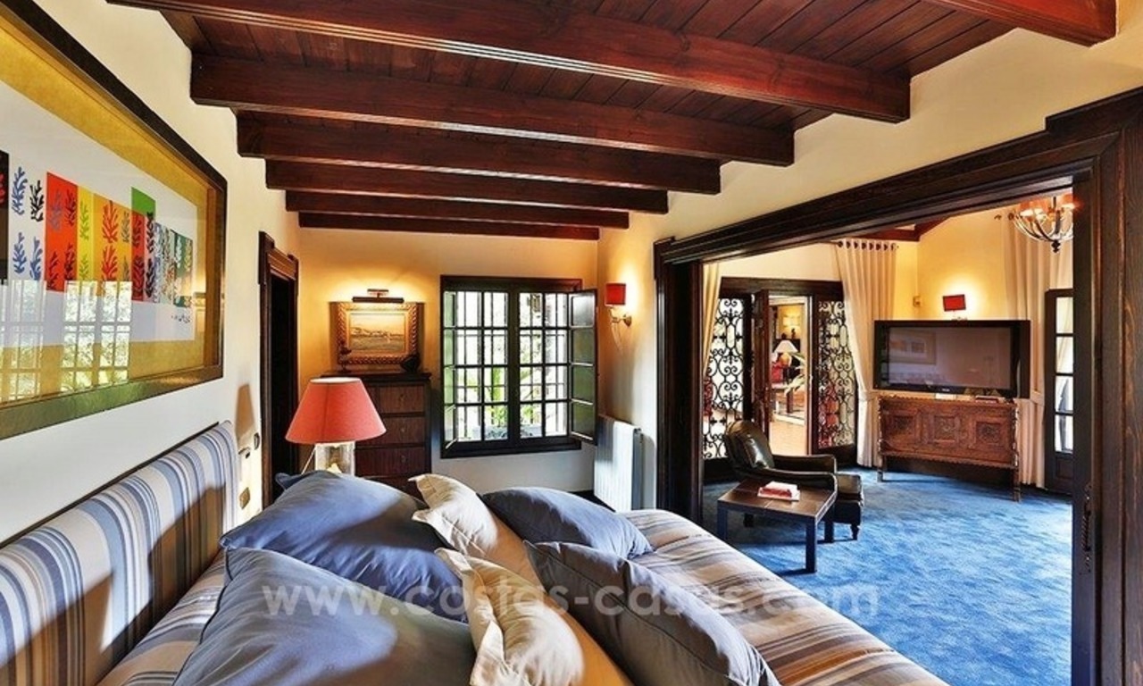 Luxury villa for sale in El Madroñal, Benahavis - Marbella 12