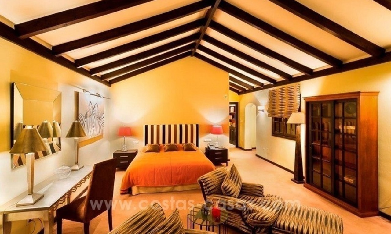 Luxury villa for sale in El Madroñal, Benahavis - Marbella 18