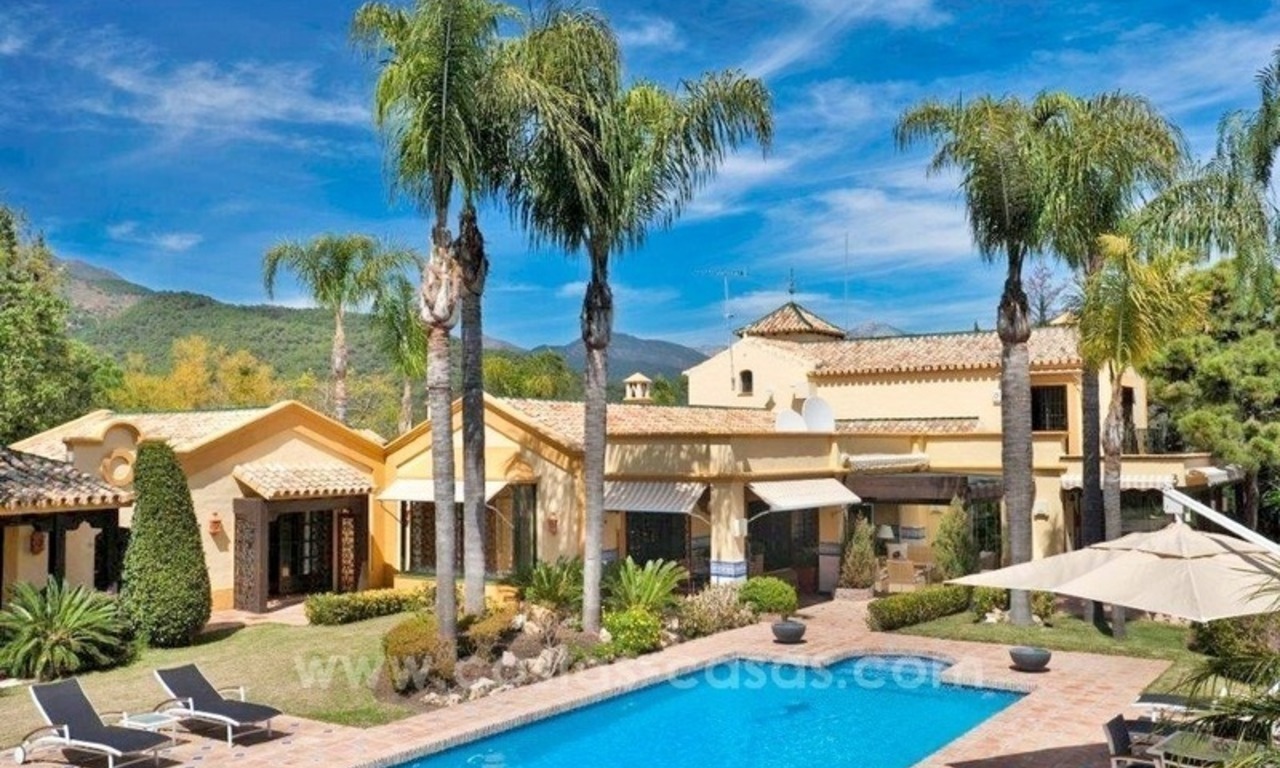 Luxury villa for sale in El Madroñal, Benahavis - Marbella 6