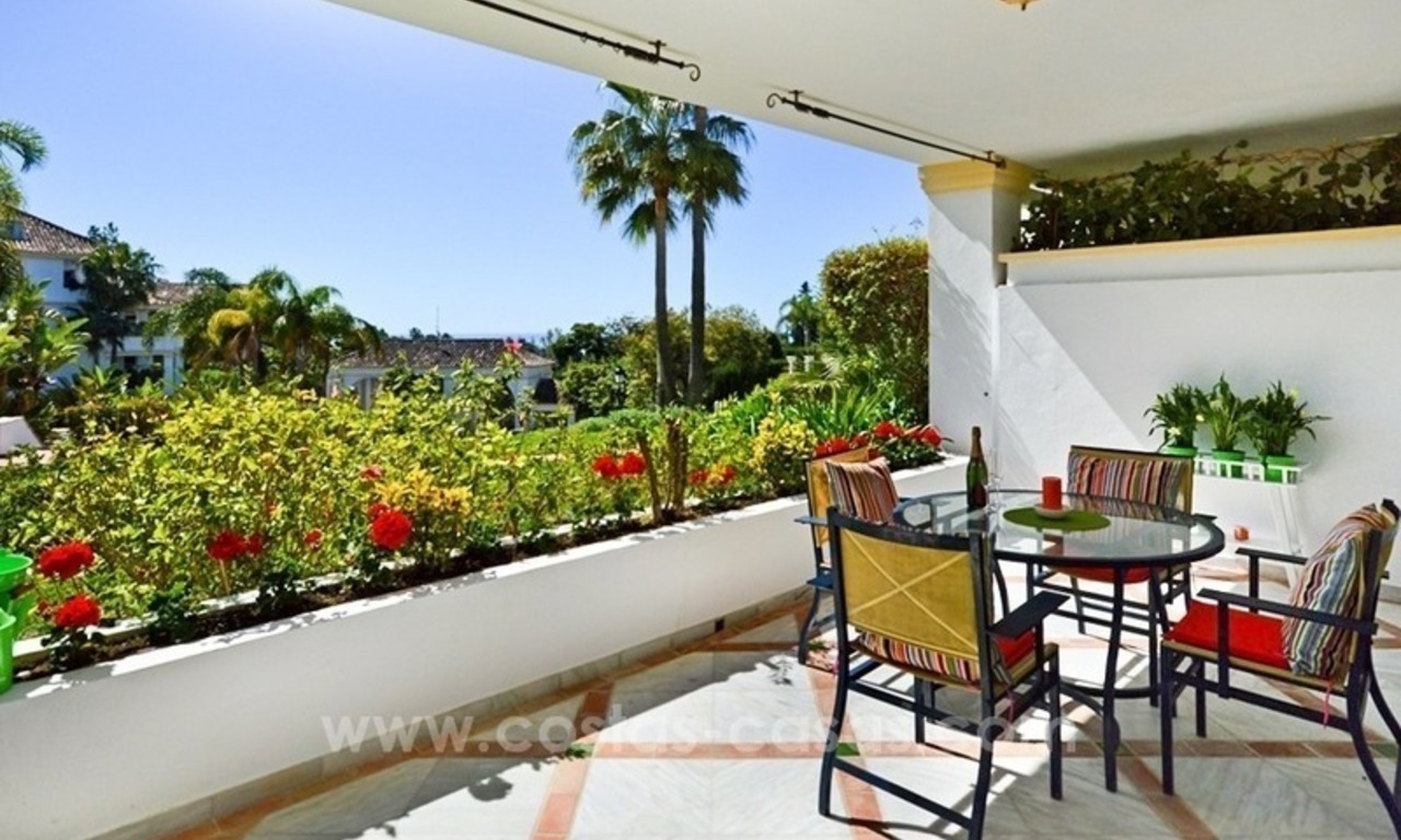 Spacious luxury apartment for sale on the Golden Mile between Marbella and Puerto Banus 3