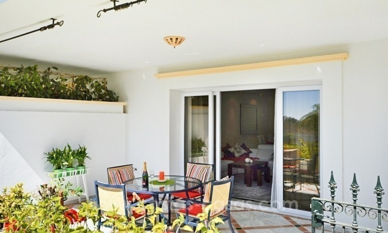 Spacious luxury apartment for sale on the Golden Mile between Marbella and Puerto Banus 4