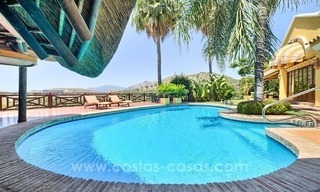 Villa for sale in a gated community with sea views in Benahavis – Marbella 7