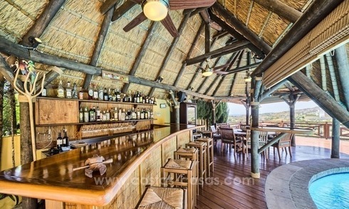 Villa for sale in a gated community with sea views in Benahavis – Marbella 