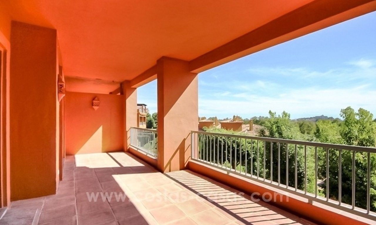 Very nice first floor apartment for sale in Marbella - Benahavis in a frontline golf complex 1