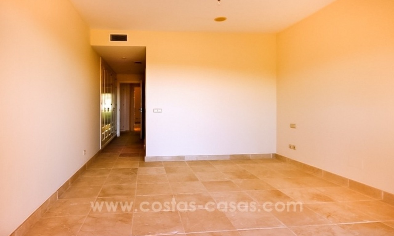 Very nice first floor apartment for sale in Marbella - Benahavis in a frontline golf complex 9