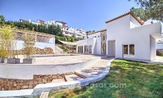 Contemporary villa for sale in a gated community in Nueva Andalucía – Marbella 2
