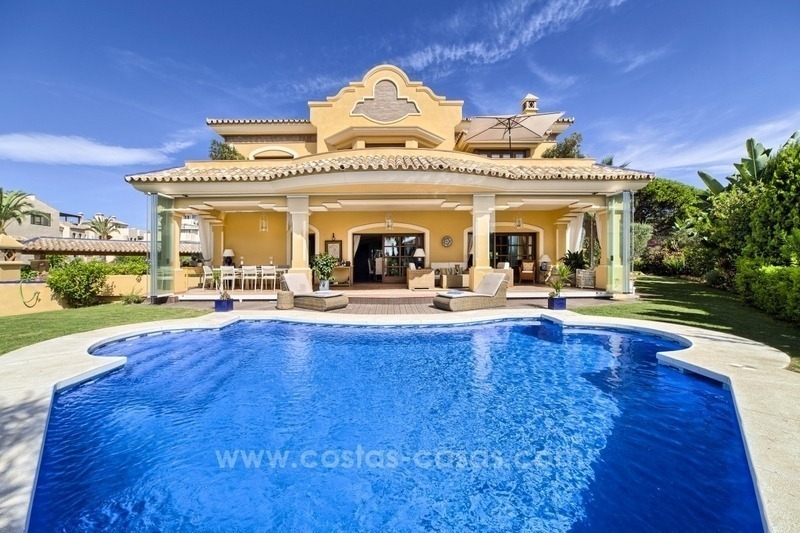 Classical style villa for sale in Elviria, Marbella